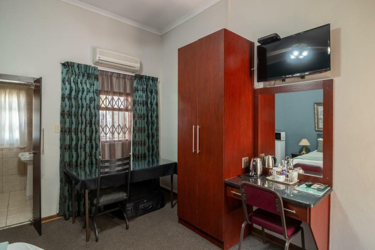 Lala Dene Lodge Bloemfontein Zewnętrze zdjęcie