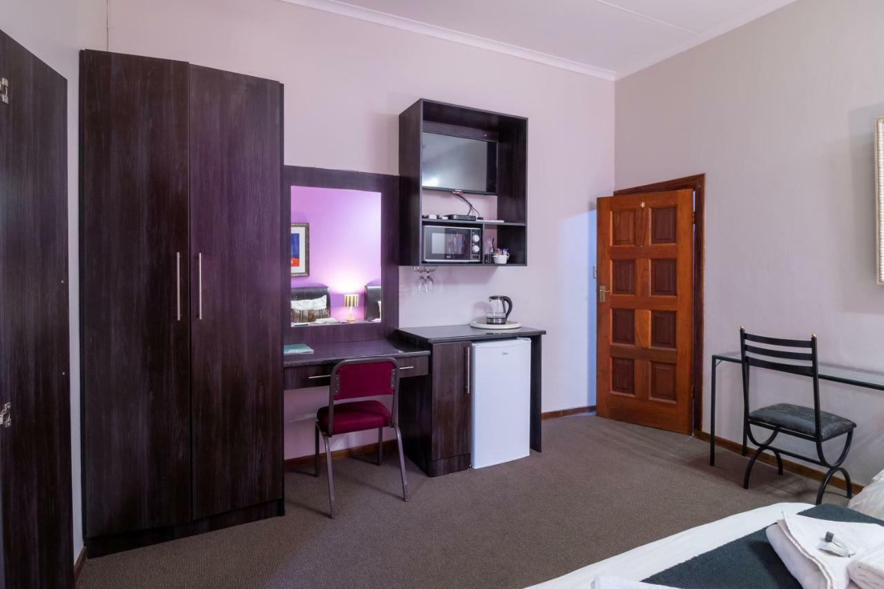 Lala Dene Lodge Bloemfontein Zewnętrze zdjęcie