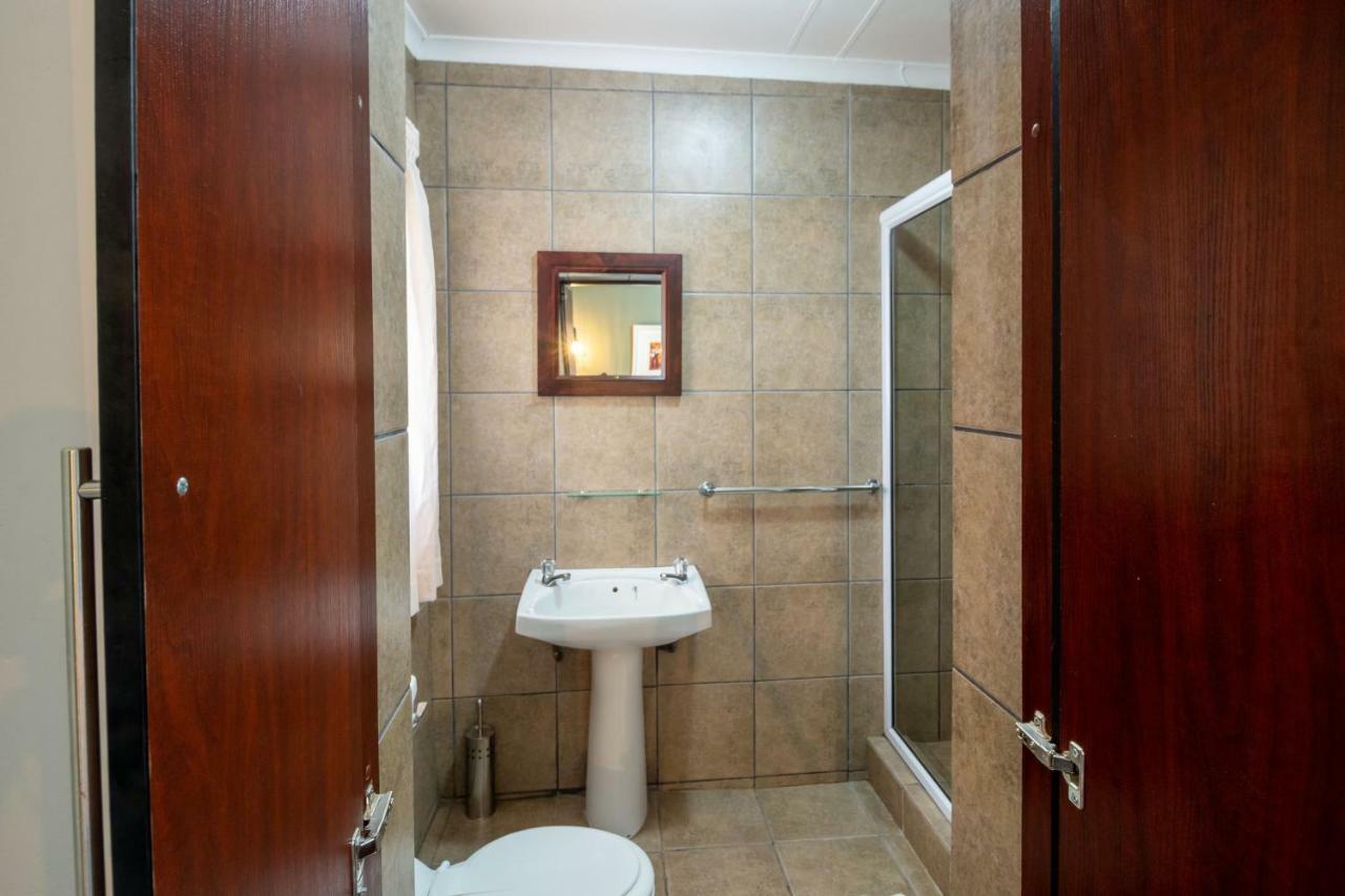 Lala Dene Lodge Bloemfontein Zewnętrze zdjęcie